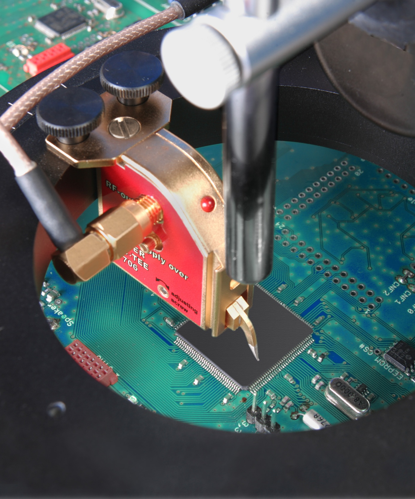 Near-Field-Microprobe in the ICS 105 by Langer EMV-Technik GmbH